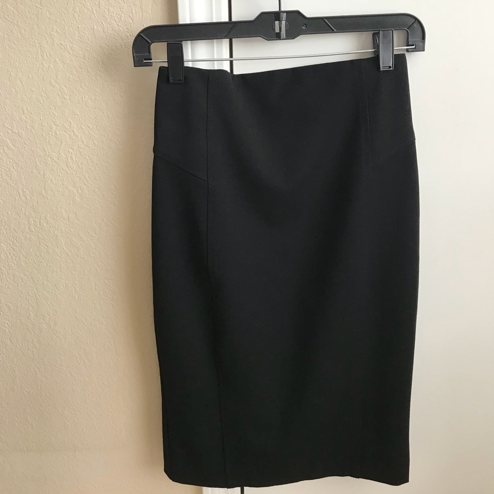 Black express skirt size 0. Worn only once/twice.